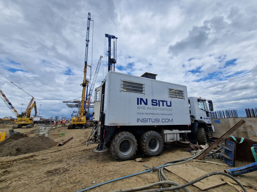 UXO, magnetometer probe